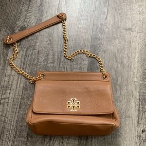 Authentic TORY BURCH tan/brown cross body or can be worn on shoulder purse
